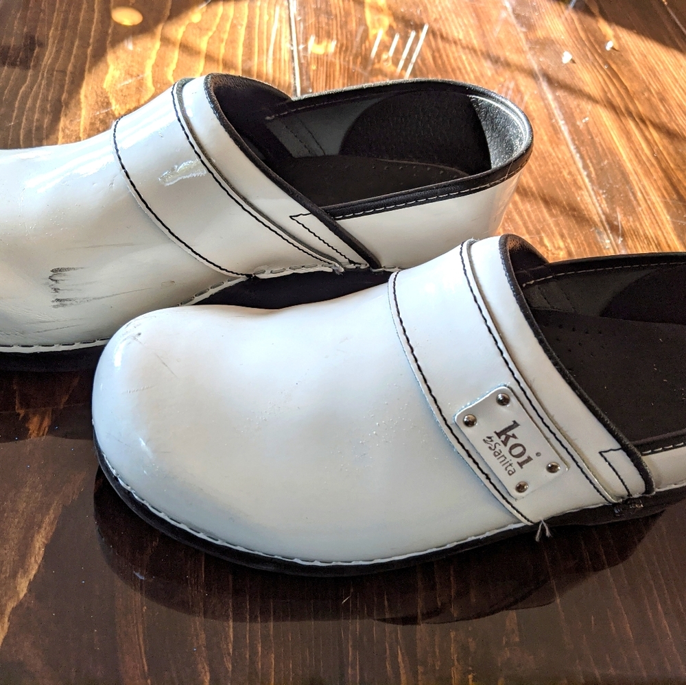 Sanita clog